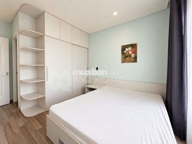 Cho thuê căn hộ 2 phòng ngủ Monarchy, tầng cao, full nội thất