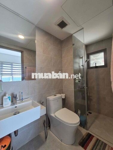 Bán Căn 2PN và 2WC View Hồ ; Giá bán 2,690 tỷ. Full nội thất