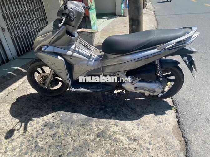 HONDA AIR BLADE 2011 ngay chủ