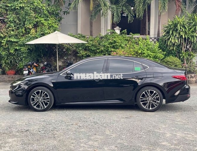 Toyota Camry 2025 2.5HEVbản MID, đẹp, lướt
