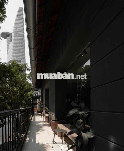 Góc 2MT Đồng Khởi Q1 đối diện Times Square ngang 20m giá thuê 150tr
