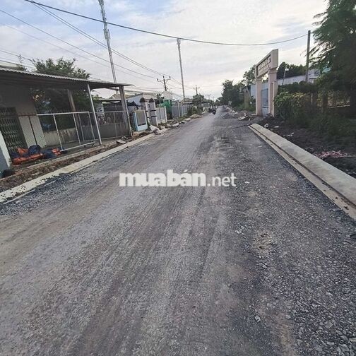 mặt tiền đường nhựa 7m, đất nền lên sẵn lâu năm, gần trạm y tế xã 