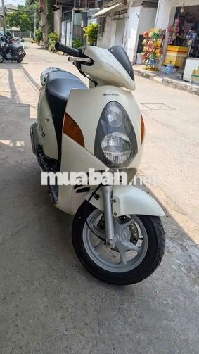 Honda @150ES màu Trắng
