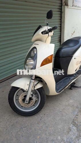 Honda @150ES màu Trắng