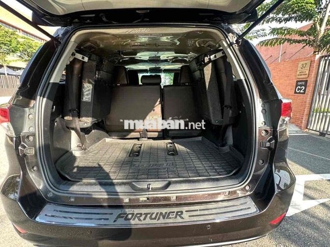 Toyota Fortuner 2018 màu nâu tự động dầu nhập indo