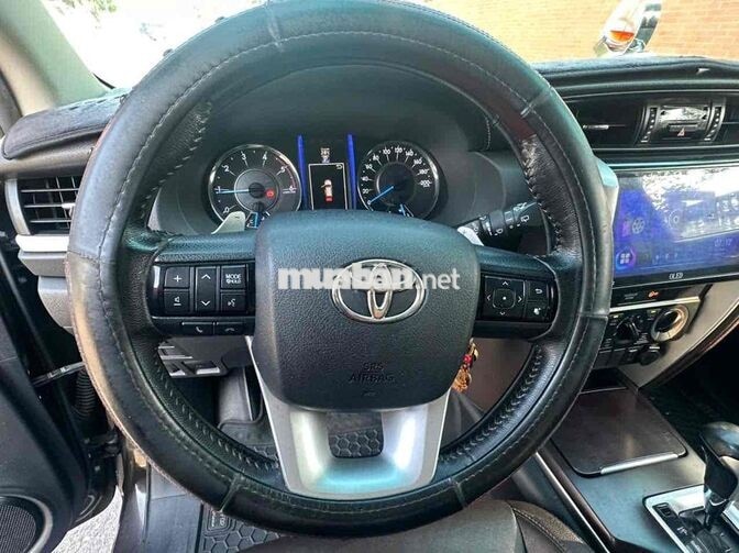 Toyota Fortuner 2018 màu nâu tự động dầu nhập indo