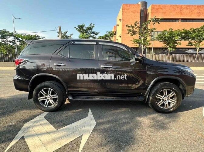 Toyota Fortuner 2018 màu nâu tự động dầu nhập indo