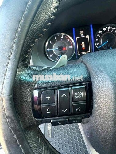 Toyota Fortuner 2018 màu nâu tự động dầu nhập indo