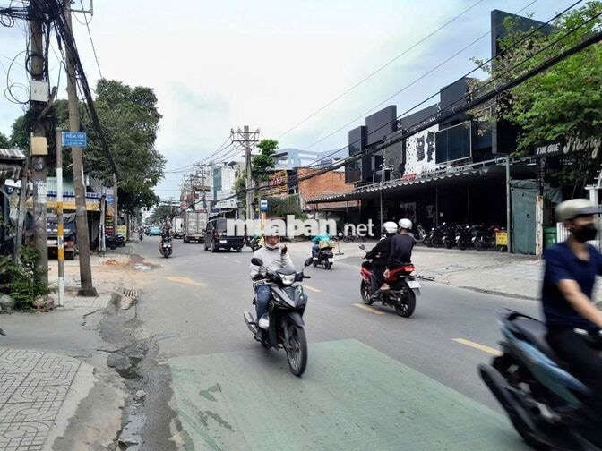 Mặt tiền 950m² GV ngang 25m. Hàng khủng không dành cho người chậm tay!