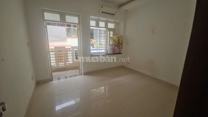 Cho thuê nhà nguyên căn, 1 trệt 2 lầu, 1 sân thương, diện tích 44 m2,