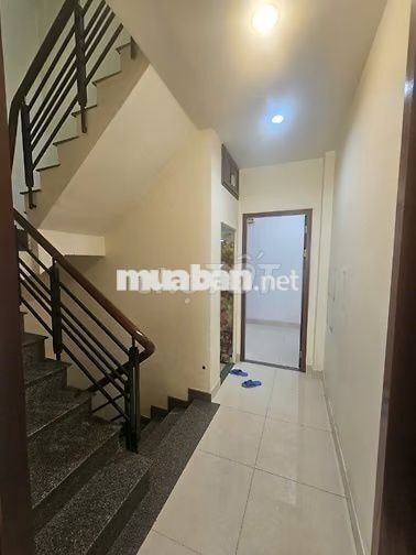 NHÀ 4PN  HẺM 4M NGUYỄN ĐÌNH CHIỂU QUẬN 3