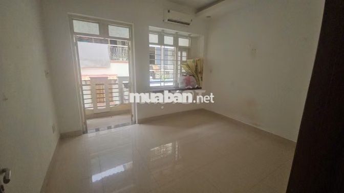 NHÀ 4PN  HẺM 4M NGUYỄN ĐÌNH CHIỂU QUẬN 3