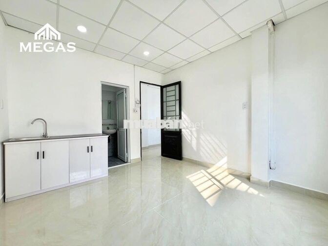 PHÒNG THOÁNG GIÁ ƯU ĐÃI NGAY NGÃ 4 BẢY HIỀN