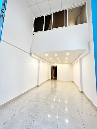 Giảm 2 tỷ, cần bán nhà đường Cao Thắng 45.4m2 2 tầng. Giá 170 triệu/m2