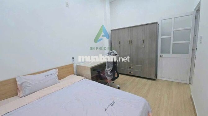 Cần cho thuê khách sạn 4 tầng. 19 phòng đường Lê Văn Hiến. P.NHS