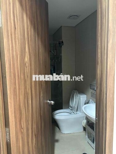 Cho thuê 1 phòng trong căn hộ 3 pn