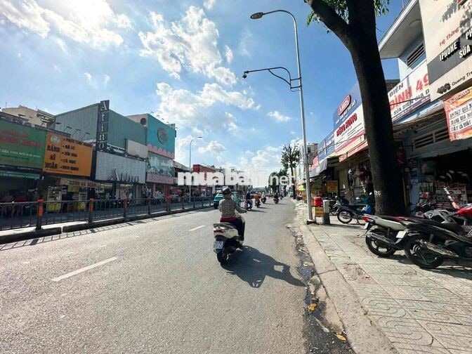 CHO THUÊ NHÀ MẶT TIỀN QUANG TRUNG GV NGAY NGÃ TƯ