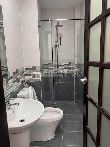 Chính chủ bán nhà hẻm 601/ CMT8 Q.10 - hẻm thông - 53m2 đất - chỉ 8,8T