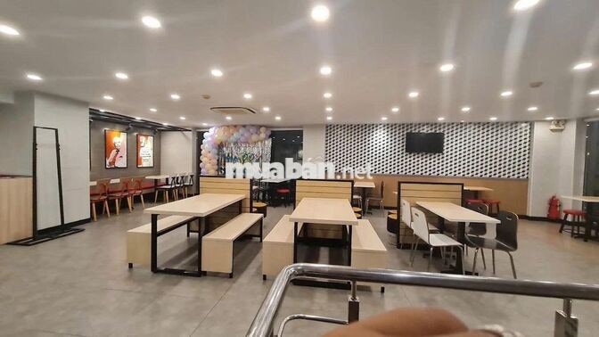 CHO THUÊ SIÊU VỊ TRÍ GÓC 2 MẶT TIỀN NGAY ĐINH TIÊN HOÀNG QUẬN 1