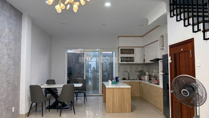 Nhà phố 3 tầng đối diện công viên - KĐT VCN Phước Long 1, Nha Trang