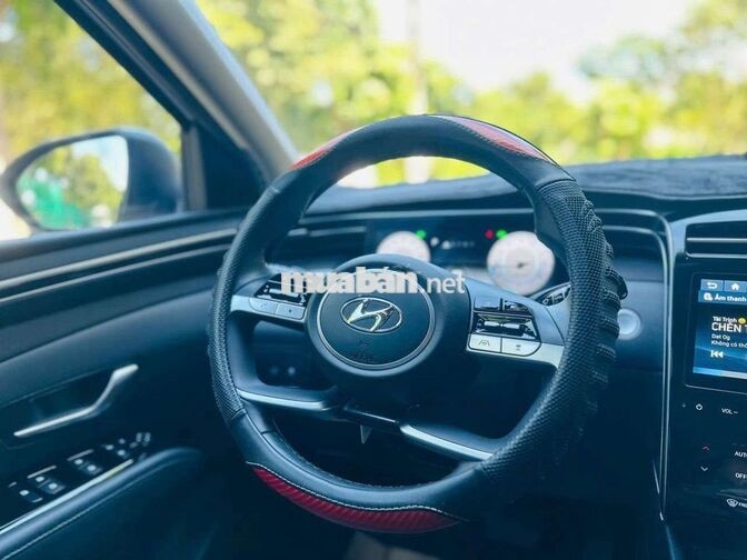 Hyundai Tucson 2.0 ĐB chạy 1 vạn 8 km