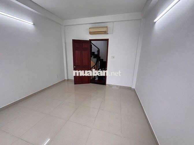 Cho thuê nhà sát MT Trần Khắc Chân Q.1 4x9m 4 tầng giá 17 triệu TL 