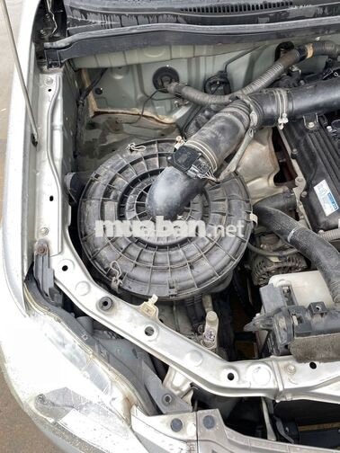 Toyota Innova 2013 2.0E Bạc 7 chỗ