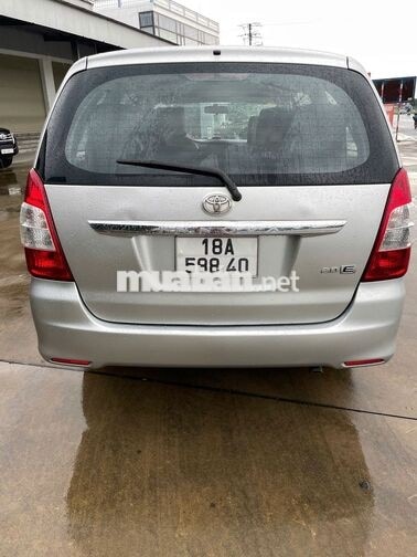 Toyota Innova 2013 2.0E Bạc 7 chỗ