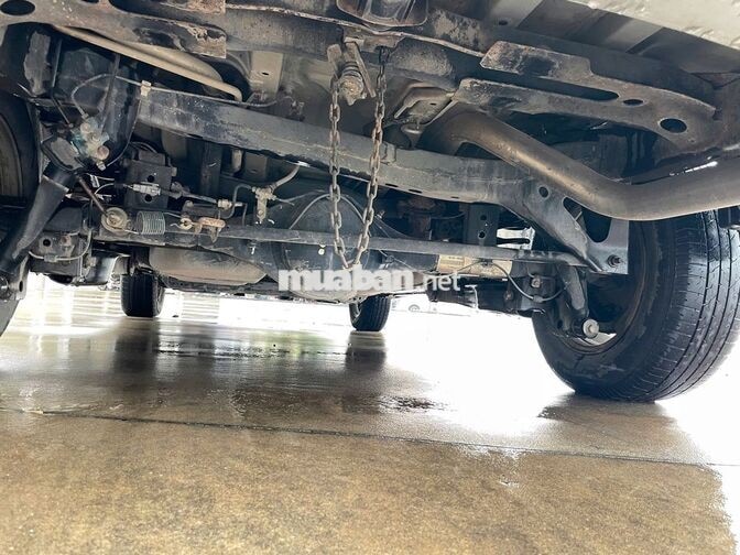 Toyota Innova 2013 2.0E Bạc 7 chỗ