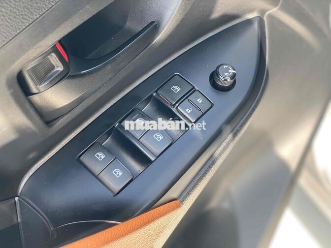 Toyota Innova 2017 2.0E MT 89.000km Bạc