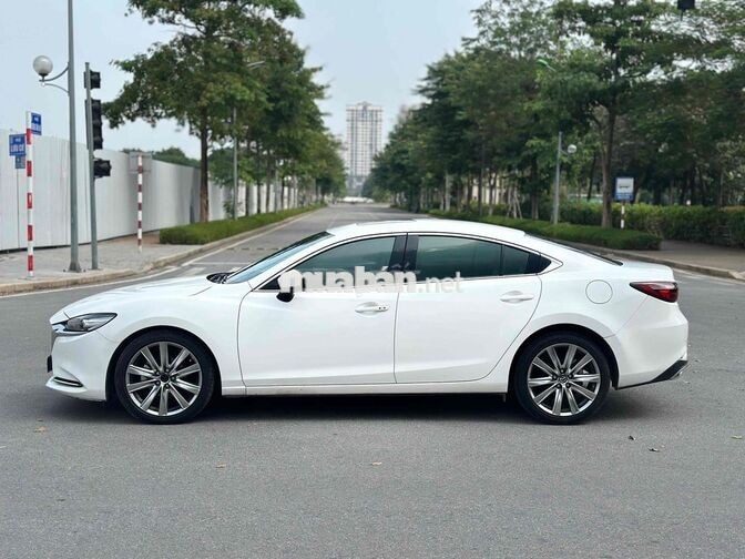 MAZDA 6 2022 2.0PREMIUM TCCC 4 VẠN KM TRẮNG
