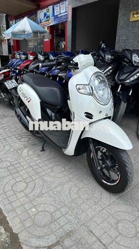 Honda Scoopy 2018 màu trắng đen ( hỗ trợ góp )