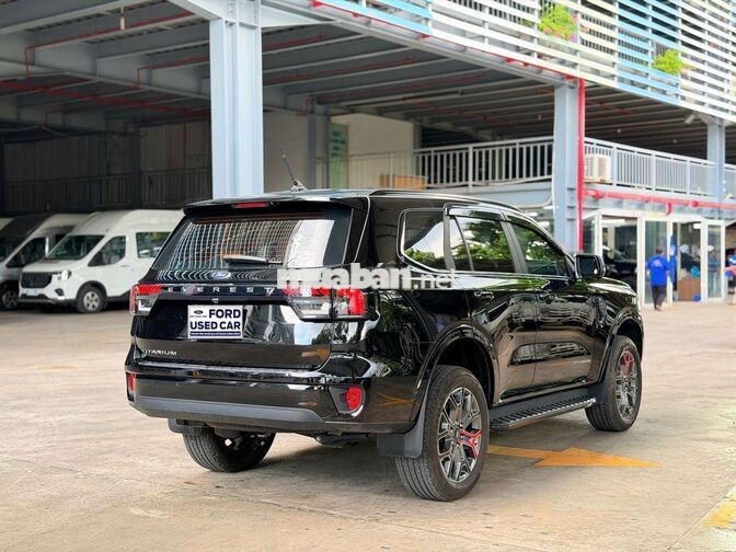 FORD EVEREST TITANIUM 2024 ĐEN lướt 12.000km