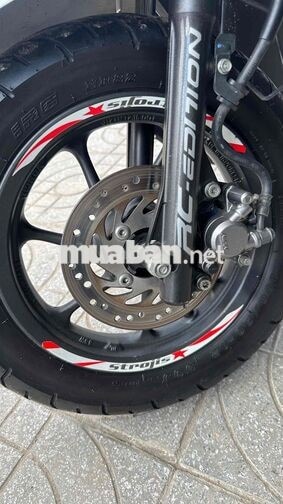 Honda Scoopy 2018 màu trắng đen ( hỗ trợ góp )