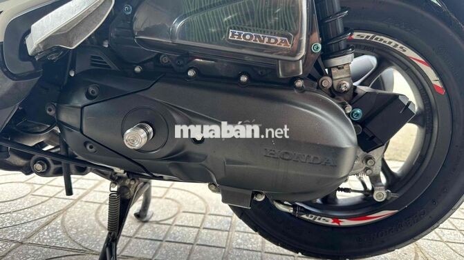 Honda Scoopy 2018 màu trắng đen ( hỗ trợ góp )