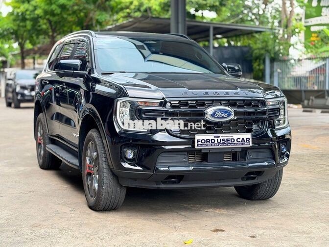 FORD EVEREST TITANIUM 2024 ĐEN lướt 12.000km