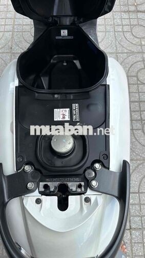 Honda Scoopy 2018 màu trắng đen ( hỗ trợ góp )