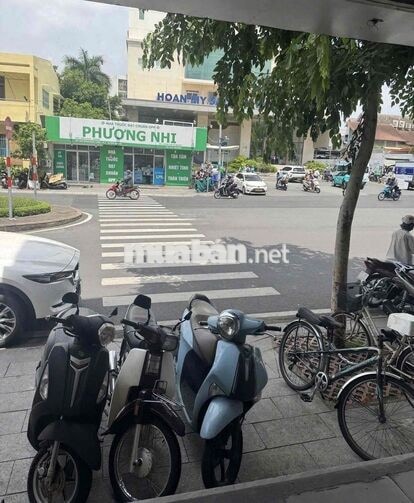 Cho thuê nhà 4 tầng MT Phan Xích Long - chỉ 26tr KDTD