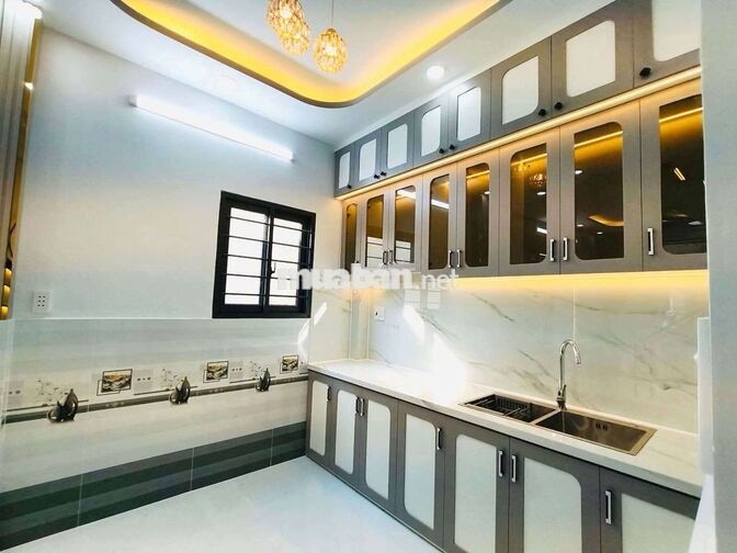 Nhà mới 3 tầng 4 phòng ngủ sổ hồng riêng ở quận 7 ngay trung tâm.
