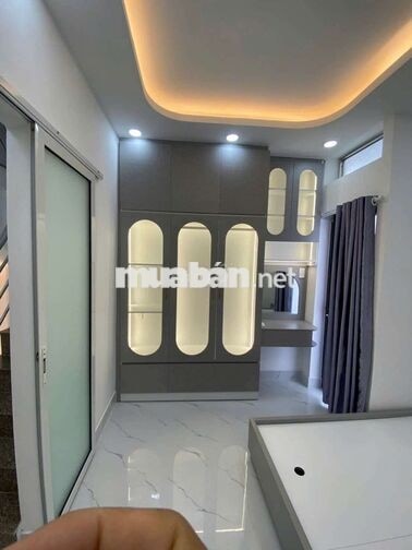 Cho thuê nhà nguyên căn 3 phòng ngủ,3wc có máy lạnh 