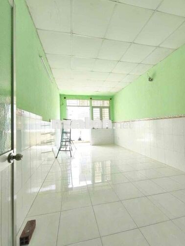 nhà đẹp đ 53 /1 lầu 2pn2wc hẻm ba gác có sân rộng