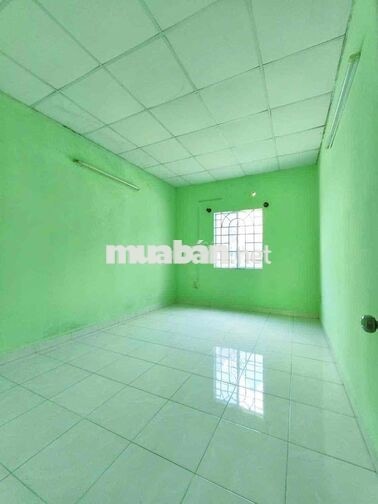 nhà đẹp đ 53 /1 lầu 2pn2wc hẻm ba gác có sân rộng