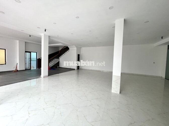 CHO THUÊ TOÀ NHÀ LÔ GÓC 3 TẦNG 600M2 KĐT HÀ QUANG 2 
