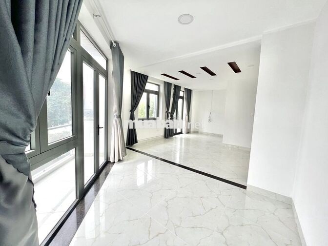 CHO THUÊ TOÀ NHÀ LÔ GÓC 3 TẦNG 600M2 KĐT HÀ QUANG 2 