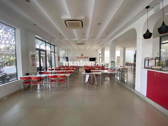 Cho thuê nhà phố sân vườn 2 mặt tiền