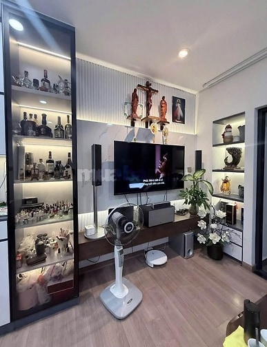 Cho thuê căn hộ Kingston Residence 2 Phòng ngủ full nội thất giá 16tr/