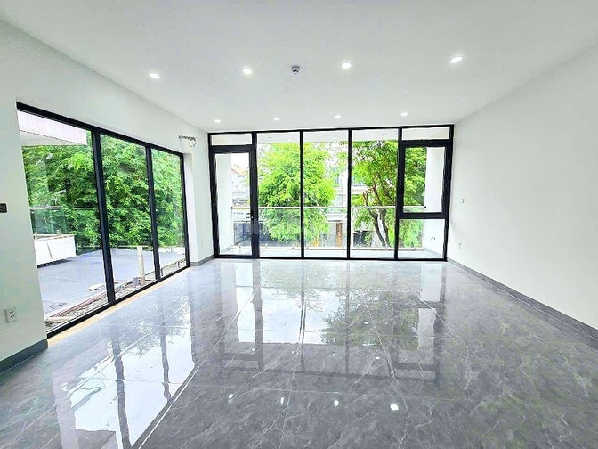 Cho thuê tòa nhà 1 hầm 4 tầng, Khu Đông Thủ Thiêm, 160m2, giá 65tr/th
