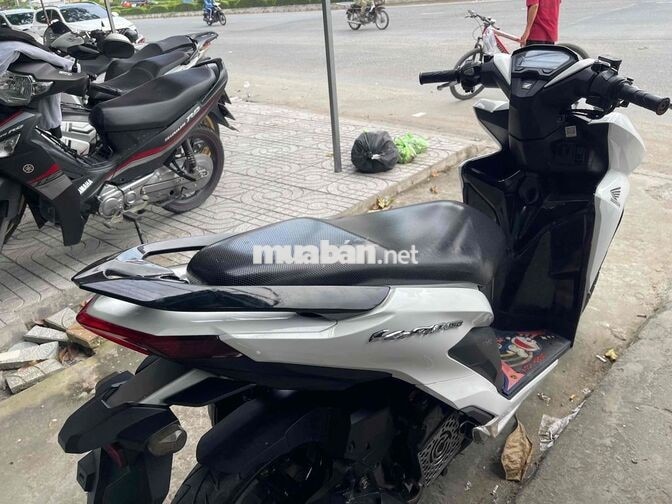 Honda Vario 150 Trắng đen Nhập khẩu