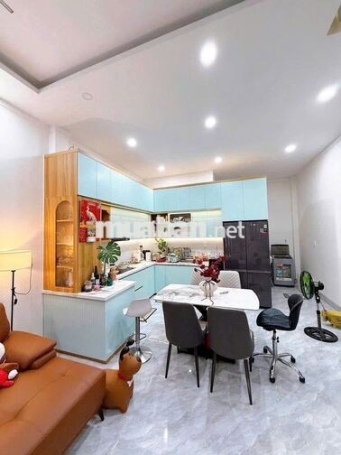 CHO THUÊ NHÀ NGUYÊN CĂN 1 TRỆT 1 LẦU FULL NỘI THẤT