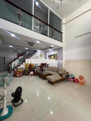 Bán nhà 1/ đường Trịnh Đình Trọng, Tân Phú - 65m2 - Hẻm 6m thông